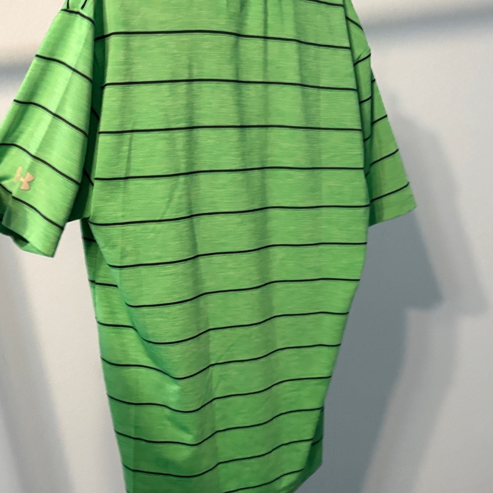 Under Armour Men's Polo Shirt in Green with Black Stripes - Picture 6 of 6